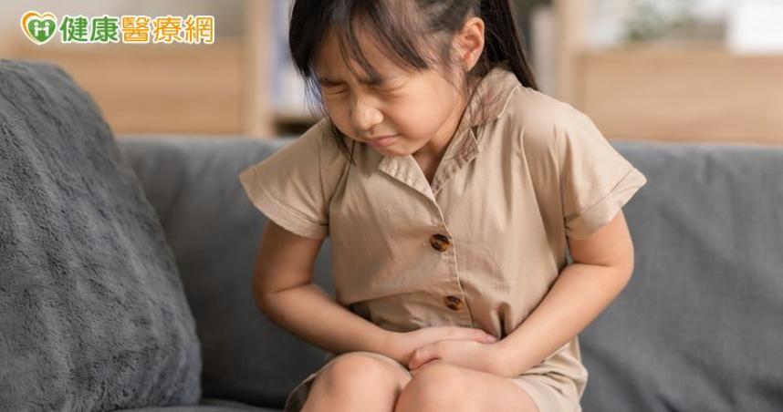 小女童腹痛3個月竟是吞下毛髮！　醫揭「毛石症候群」成因