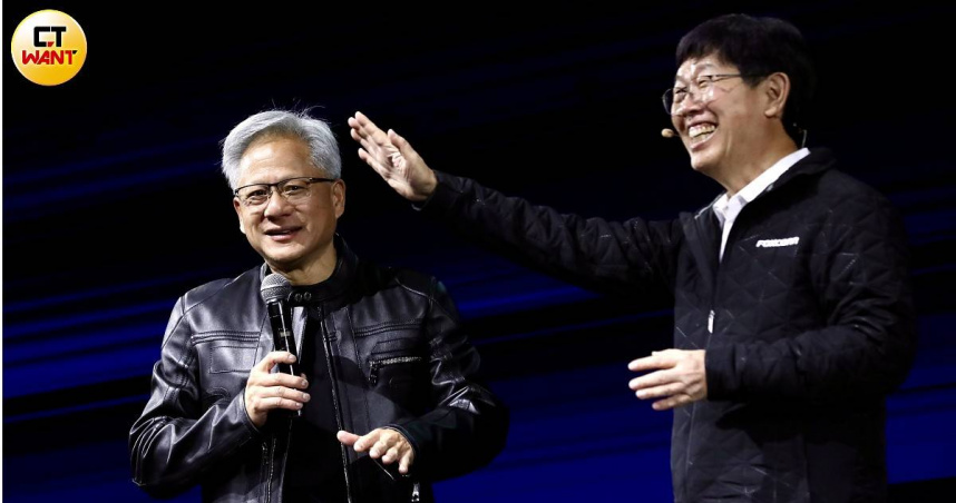 鴻海董事長劉揚偉在Computex上演講，輝達執行長黃仁勳幫忙站台。（圖／方萬民攝）