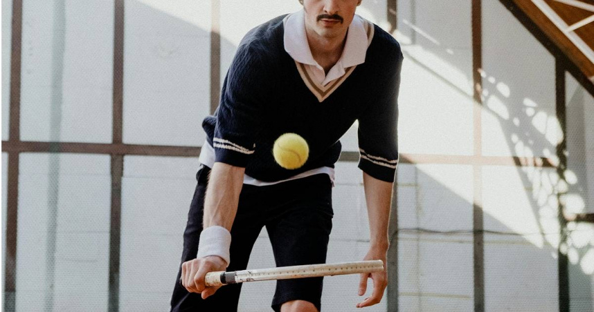 一名網球教練喝酒後出現奇怪症狀。（示意圖／Pexels）