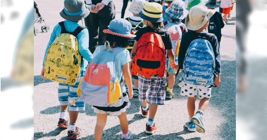 一名媽媽表示，孩子在同儕影響下，對能出國玩這件事非常羨慕，讓她不禁好奇，家長帶孩子出國旅遊是否已成常態。（示意圖／Unsplash）