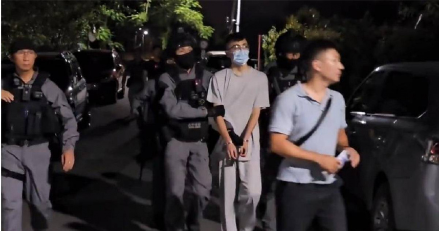 劉姓男子狠心殺後前女友後落網,他落跑後表示是因為在自首前想再見外公一次。(圖/翻攝畫面)