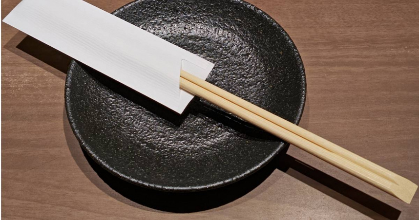 不少人愛用木筷、竹筷。（示意圖／photoAC）