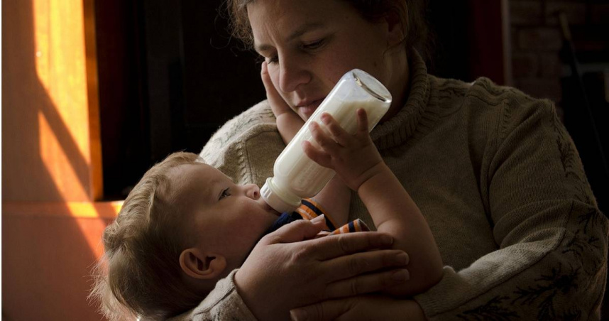 近日，母嬰用品品牌「媽媽餵Mamaway」在網路上掀起母乳與配方乳優劣的話題，引發網路炎上。（示意圖／翻攝pixabay）