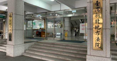 醉男喝茫與司機吵架 女警到場處理卻遭戳胸部