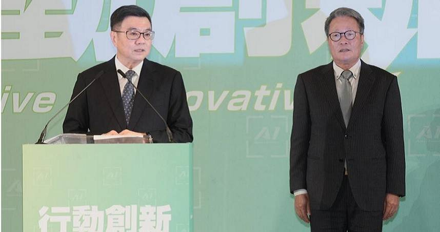 工程會主委陳金德（右）日前表示，分洪道倡議許久，直到宜蘭縣府2023年提經費，去年再修正。（圖／報系資料照）