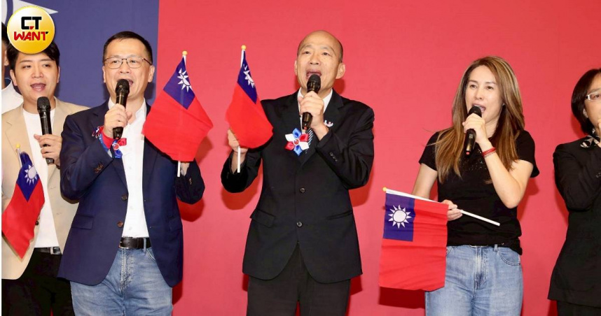 立法院長韓國瑜（中）針對立委高金素梅（右）遭搜索一案發表看法。（圖／方萬民攝）