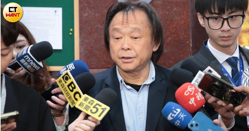 民進黨立委王世堅針對職場霸凌議題發聲，強調追求效率不應成為欺凌藉口，呼籲受害者勇敢發聲。（圖／周志龍攝）