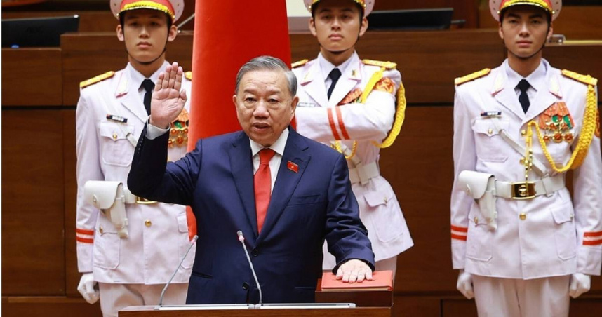 越南國會議員今一致選舉越南共產黨中央總書記蘇林（前），為該國未來5年的國家主席。（圖／達志／美聯社）