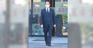 現身榮總悼李登輝 宋楚瑜哽咽:他是栽培過我的長官