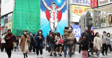 變異病毒襲日!25縣市320人確診 下令打完疫苗「繼續戴口罩」