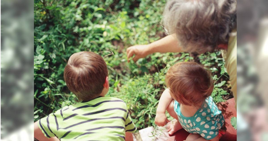 有婆婆在臉書粉專「靠北婚姻」控訴，兒子與媳婦將照顧小孩的責任丟給兩老，竟還敢抱怨「被小孩囚禁」，讓她氣得直言要夫妻倆為自己的選擇負責。（示意圖／unsplash）