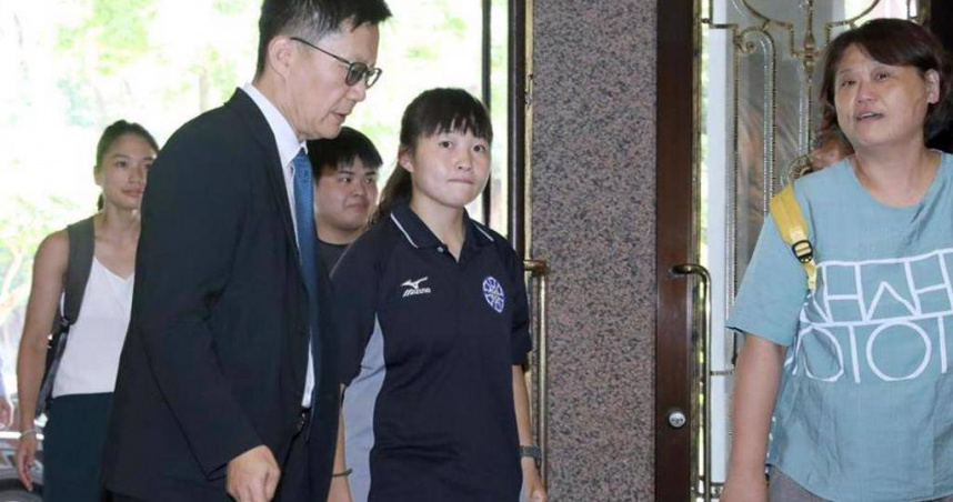 台師大女足抽血案延燒，受害學生簡奇陞今（19）日透過人本教育基金會發表聲明。（圖／報系資料照）