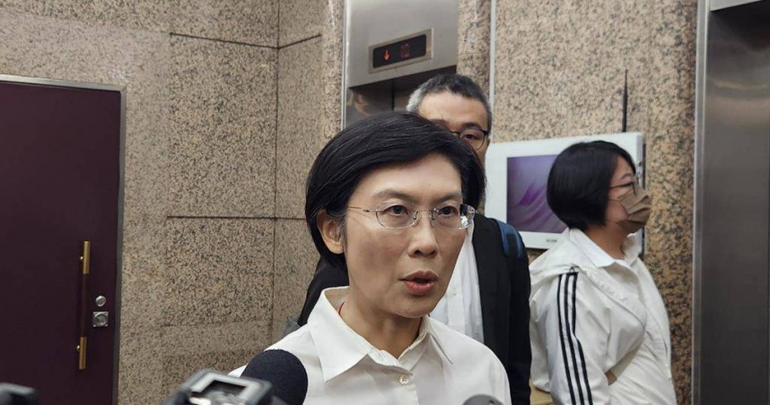 涉詐領助理費，林岱樺赴廉政會陳述前高喊，給高雄的女兒加加油。（圖／中國時報曾薏蘋攝）