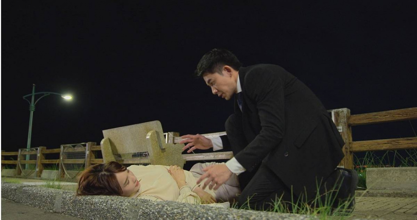 徐千京拍高難度的重摔戲。（圖／民視）