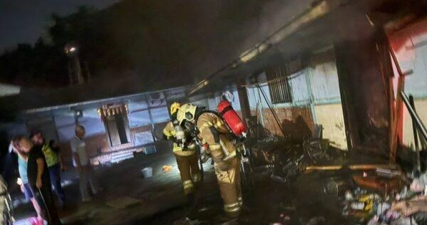 台南東山深夜火警阿公折返滅火慘吸濃煙殞命。（圖／翻攝畫面）