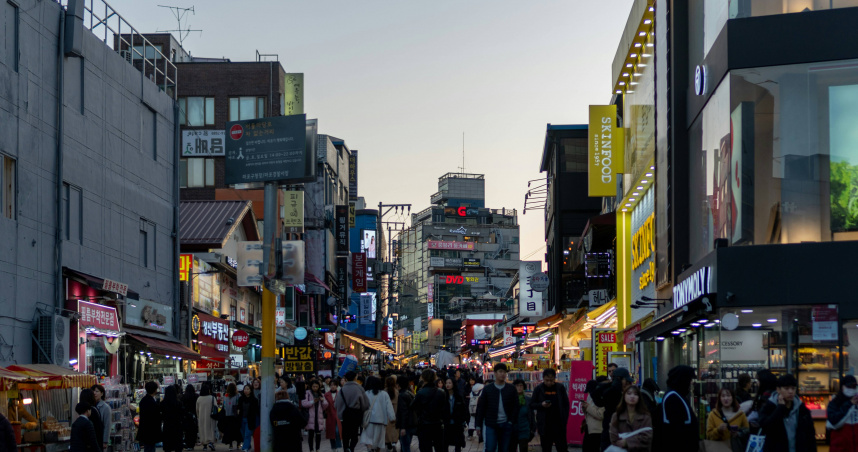 弘大商圈。（示意圖／翻攝自unsplash）