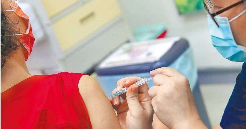 衛生福利部疾病管制署今（28）天表示，國內上週流感門急診就診人次為114萬442人次，較前一週下降15.6%，但上週新增13死、38重症。（示意圖／報系資料照）