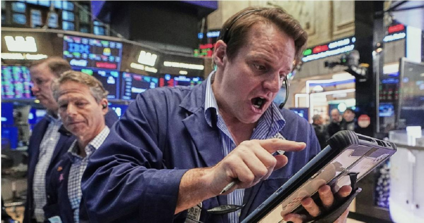 美國投資人正以16年來最快的速度，從自家股市撤出資金。（示意圖／達志／美聯社）