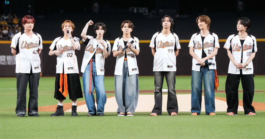 Travis Japan登大巨蛋開球　松田元太、潘傑楷撞臉首同框