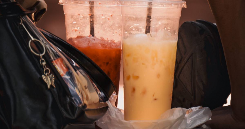 許多人在點手搖飲時喜歡自由加料，但某些食材搭配卻會引發令人意想不到的「化學反應」。（示意圖／取自pexels）