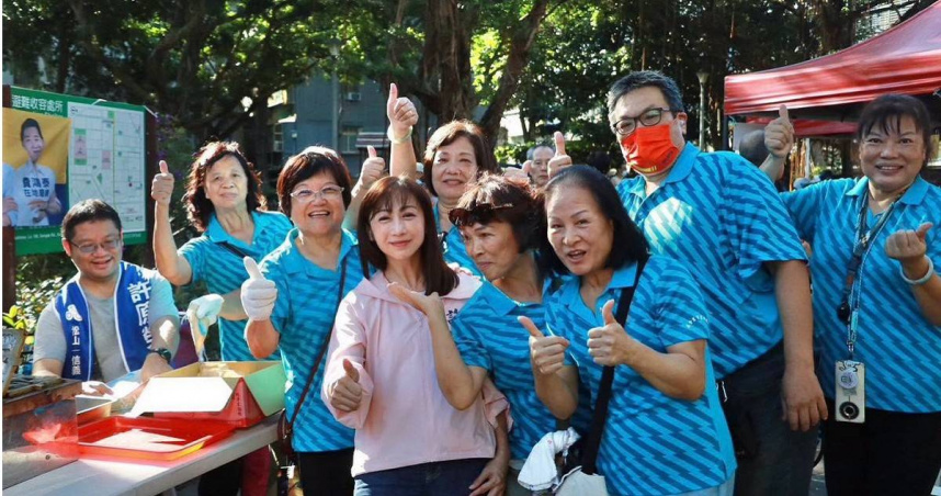 許淑華中秋節前夕一天安排40個行程，密集走訪地方與民眾互動。（圖／翻攝自許淑華臉書）