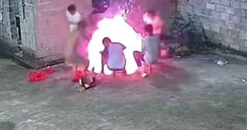 烤肉烤到地板炸了一家7口驚魂逃死劫。（圖／翻攝微博）