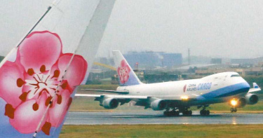 英返台旅客明檢疫期滿解隔離 指揮中心再呼籲:有症狀者勿搭大眾運輸工具