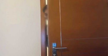 門鎖損壞男大生鄰居狂開門 女子崩潰退租房東才認:那是我兒子