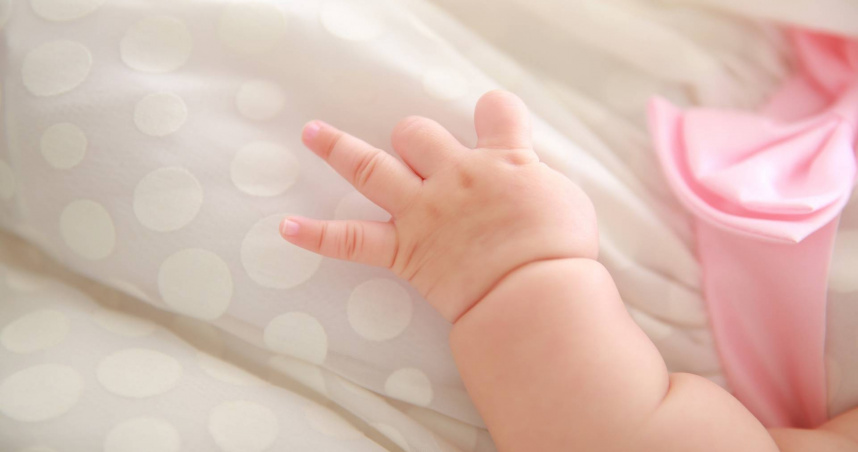 日本一名19歲的印尼籍女看護涉嫌在廁所產子後，將新生兒虐待致死。（示意圖／翻攝自photoAC）