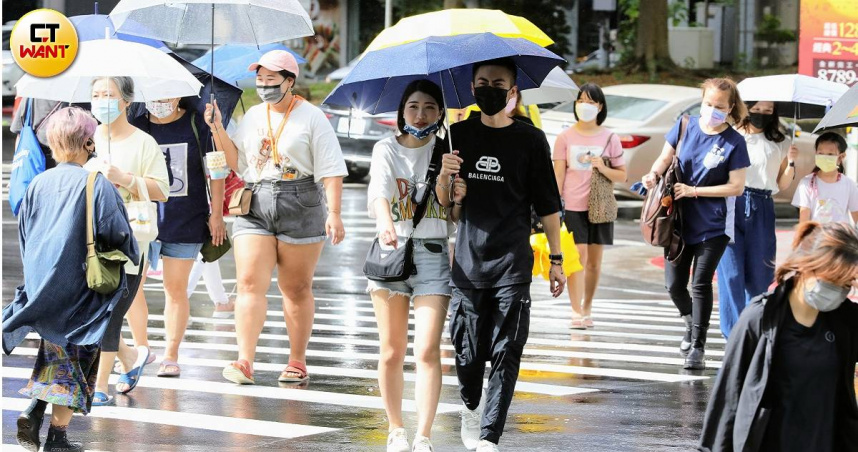 首波「梅雨鋒面」下周報到，屆時陣雨、雷雨將輪番開炸。（圖／方萬民攝）