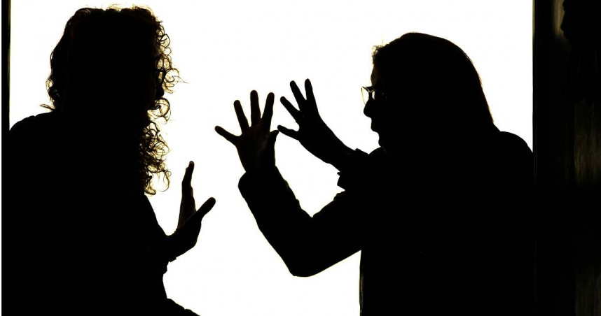 姊姊好心收留裸辭的妹妹，結果對方同住整整2周來每天睡到中午，毫無找工作的意願，讓她忍無可忍。（示意圖／Unsplash）