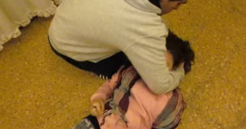 癲癇發作時旁人救援法。（圖／翻攝自維基百科）