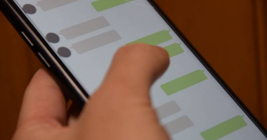 有網友發現，LINE可以查出前10名最常聊天的對象。（示意圖／翻攝自photoAC）