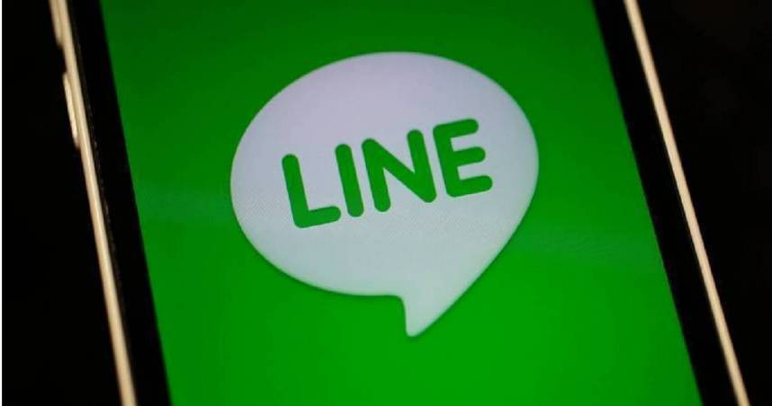 通訊軟體LINE對大多數人來說很方便，但有部分人卻因此連下班都需要回訊息，反而變相加班。（示意圖／Unsplash）