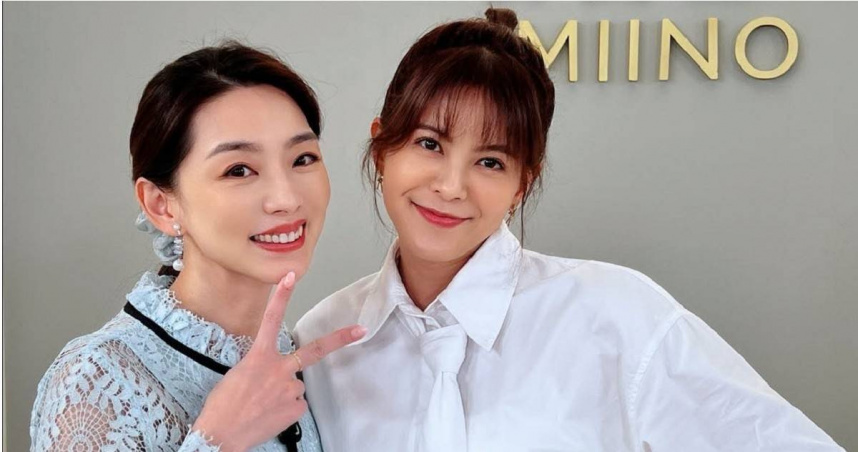 林柏妤（右）睽違兩年回到棚內拍戲，一見到賴芊合（左），緊張情緒瞬間解除。（圖／民視）