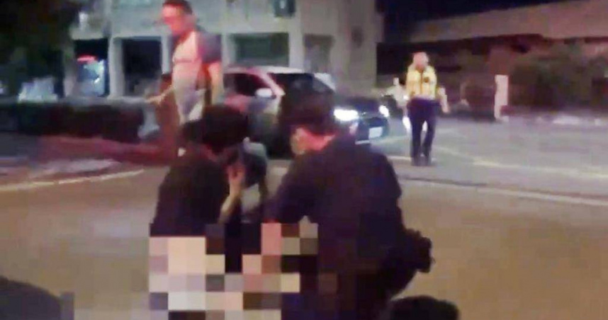 毒駕撞6車竟衝警局求救！　嫌犯失控暴走還掉出毒咖啡包