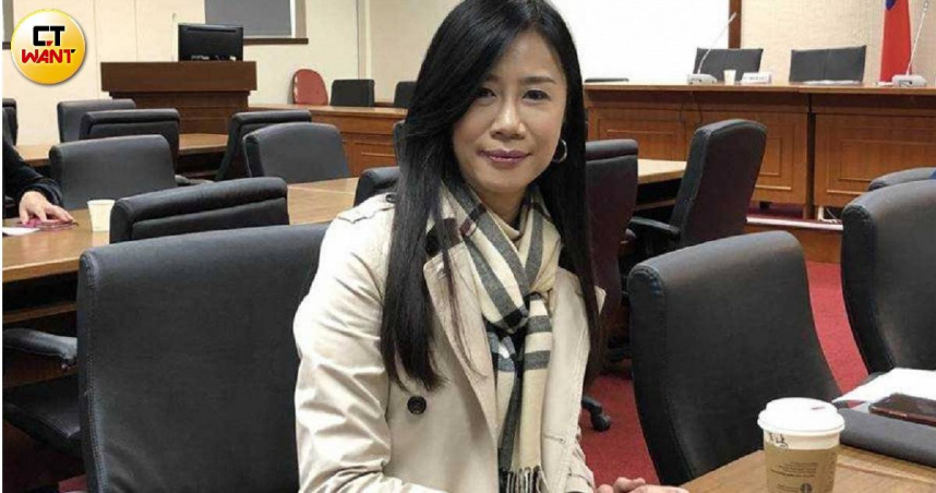 國民黨立委萬美玲表示，對於兒子過去確有不成熟行為，「該道歉的就道歉」，但對於網路流傳的特權、關說等不實指控，也將透過司法途徑釐清事實。（圖／趙婉淳攝）
