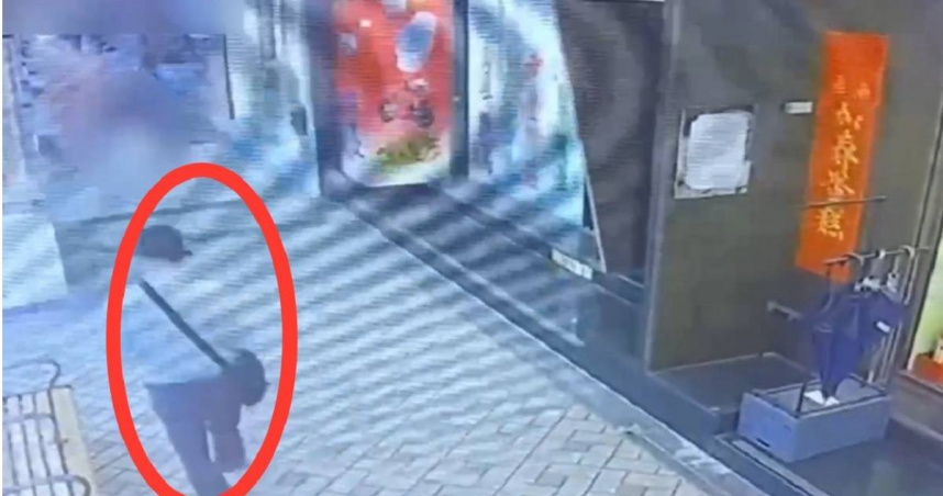 香港盜刷手2／拒交手機遭無保請回　港男狂問陸籍友人「如何離境」