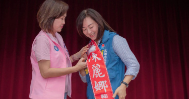 高雄市議員陳麗娜接任國民黨文傳會發言人，標榜要「為正義發聲」，引來綠營候選人抨擊騎過去爭議言行。（圖／讀者提供）