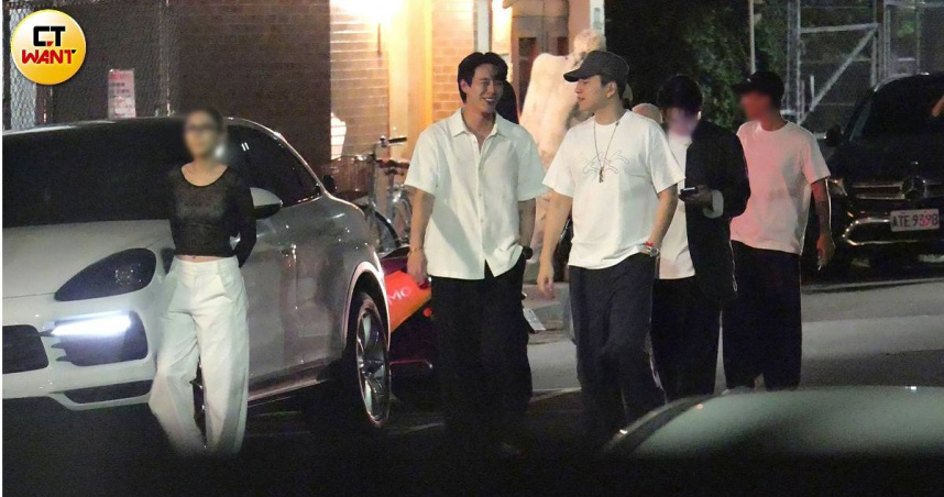 台版朴寶劍1／孫麥傑帶新歡放閃！王大陸嗨翻「搭肩又擁抱」給予愛的大平台