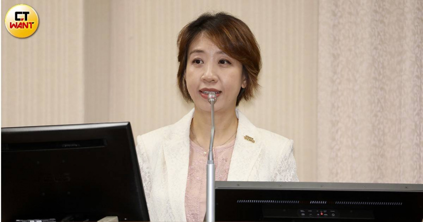 僑務委員會代理委員長李姸慧赴立院外委會備詢。（圖／方萬民攝）