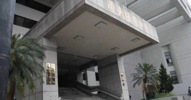 冒牌教授路邊搭訕正妹 稱「驅趕嬰靈」伸抓奶龍爪手