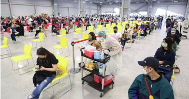 我國又檢出一例Omicron病毒確診個案，為本國籍30多歲男性，12月17日從美國入境，曾接種過1劑高端，2劑莫德納，屬於突破性感染。（資料照 陳俊吉攝）