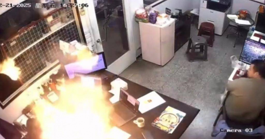 桃園女子行動電源爆炸，燒傷臉部與衣物。（ 圖／翻攝畫面）