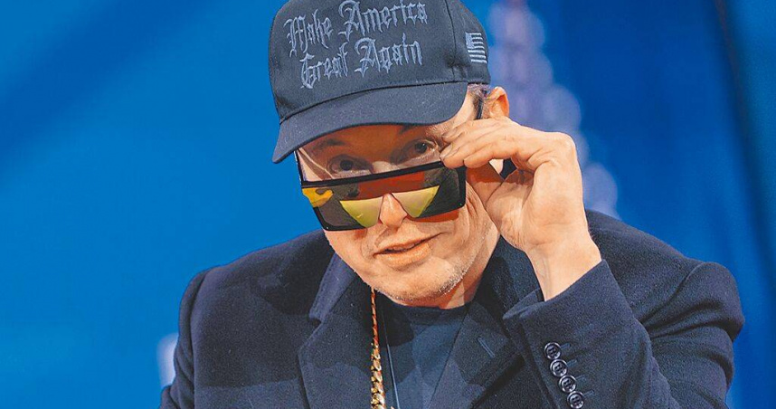 推動美國聯邦政府瘦身計畫的馬斯克22日出新招，要求聯邦員工透過信件回覆前一周工作績效，威脅未回覆者將等同辭職，然而包括國務院、國防部在內等多個聯邦機構已要求員工不要回信。（圖／路透）