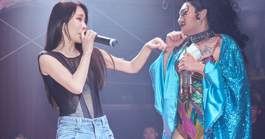 温嵐（左）週五（5/9）深夜現身台北夜店。（圖／華納音樂提供）