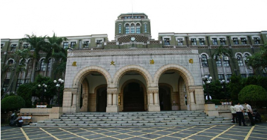 李光輝多次在庭上誹謗王炳梁依前法官權勢影響法院判決走向。（圖／翻攝畫面）