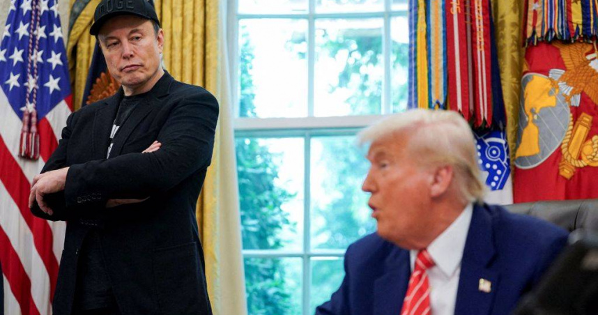 美國總統川普近來與昔日盟友特斯拉執行長馬斯克吵架。（圖／美聯社）