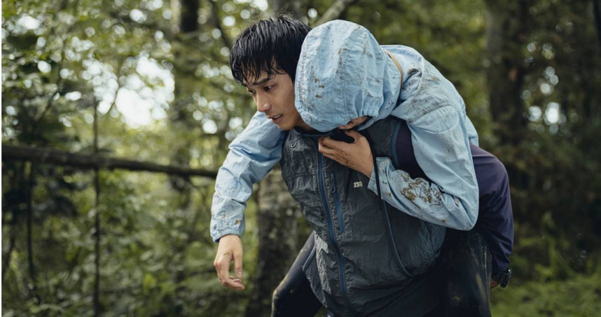 劉以豪、袁澧林在《山忌 黃衣小飛俠》感情戲動人。（圖／威視提供）