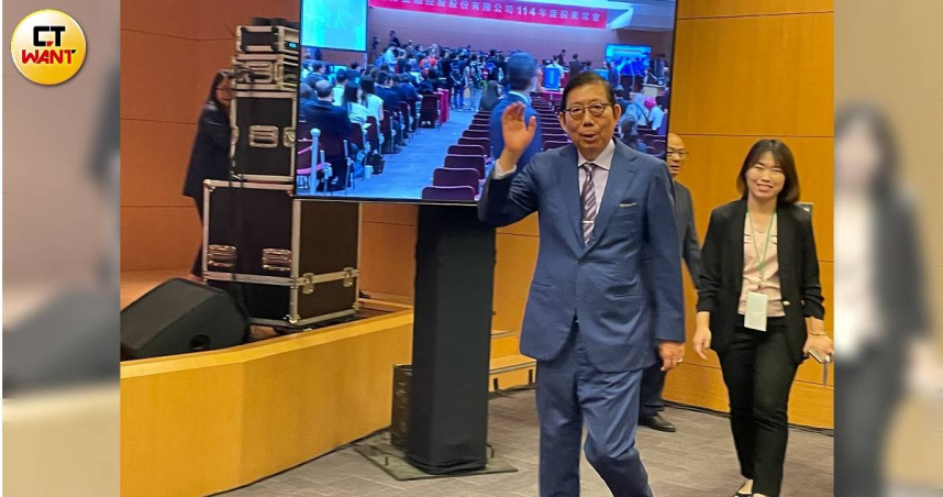 富邦金控董事長蔡明興13日表示，新台幣升值有好有壞。（圖／李蕙璇攝）